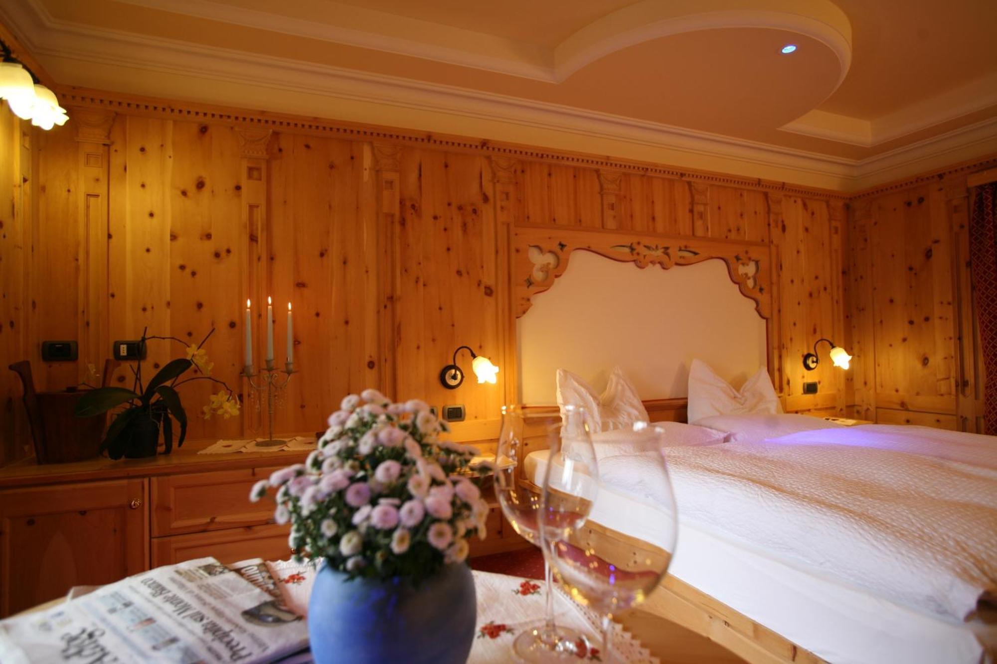 Hotel Bellavista Canazei Eksteriør bilde